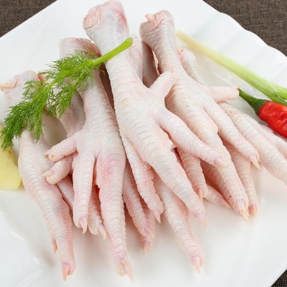 5 (13) Frozen Chicken Feet - Image 1
